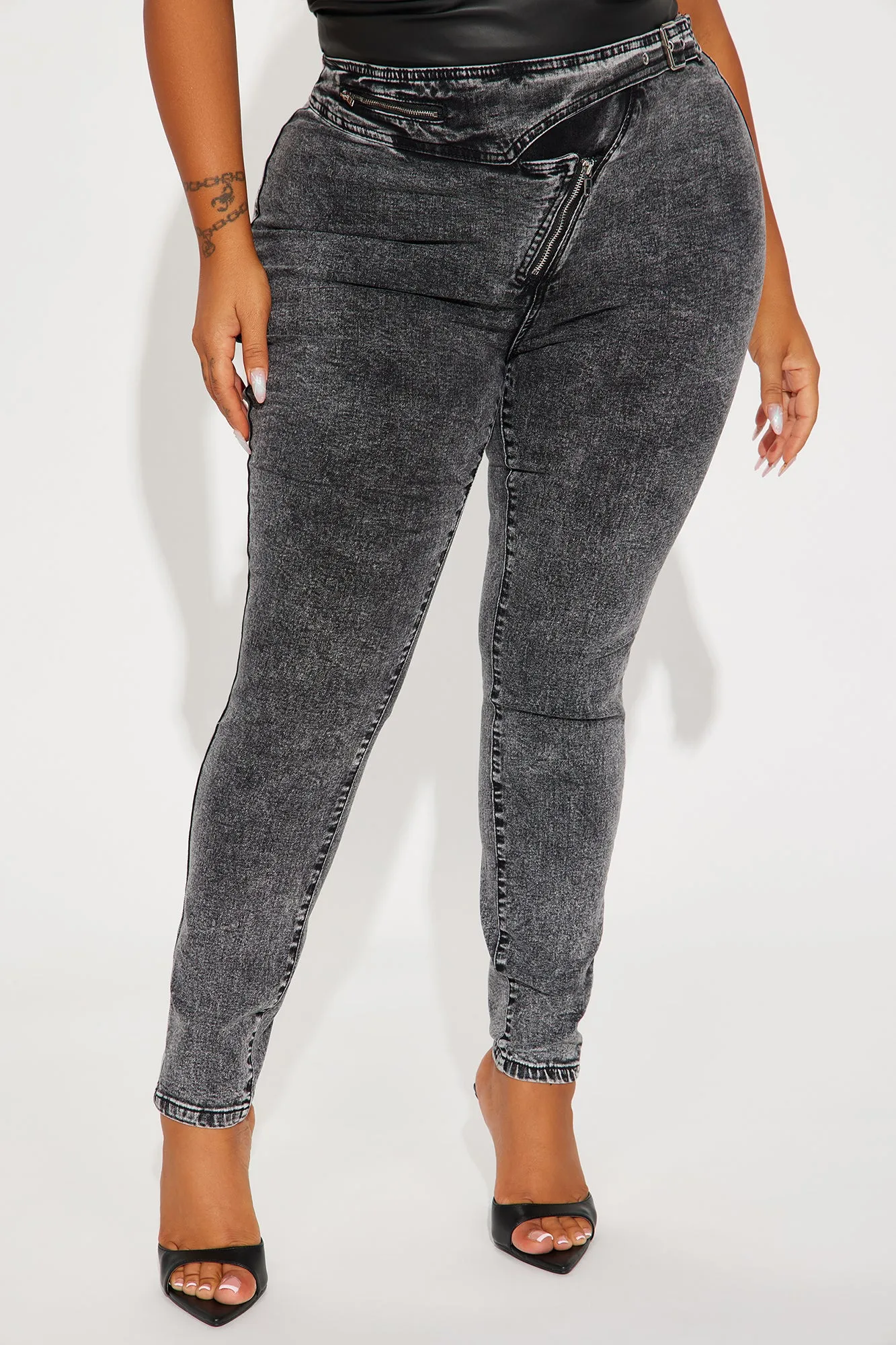 Dialed In Acid Wash Stretch Skinny Jeans - Black Wash